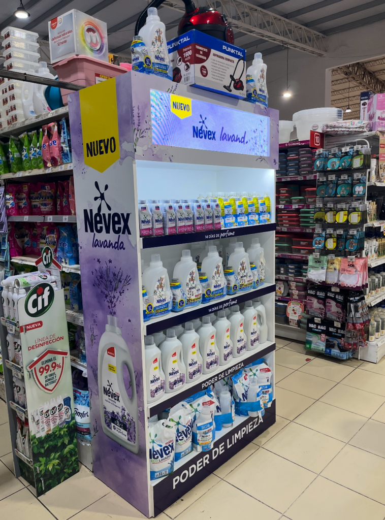 Cabecera de góndola con pantalla Nevex - Unilever